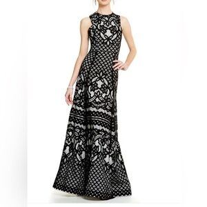 Vera Wang Sleeveless Lace Long Gown Size 10